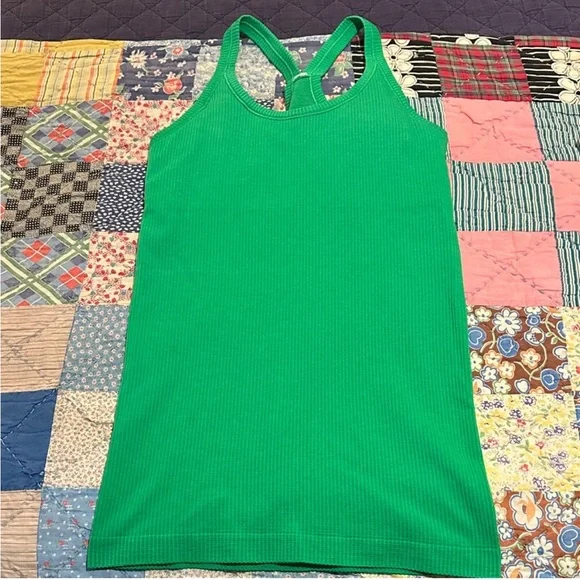 Lululemon Women’s Ebb To Street Tank in Green Bean Size 8 EUC Like New! - Picture 8 of 8